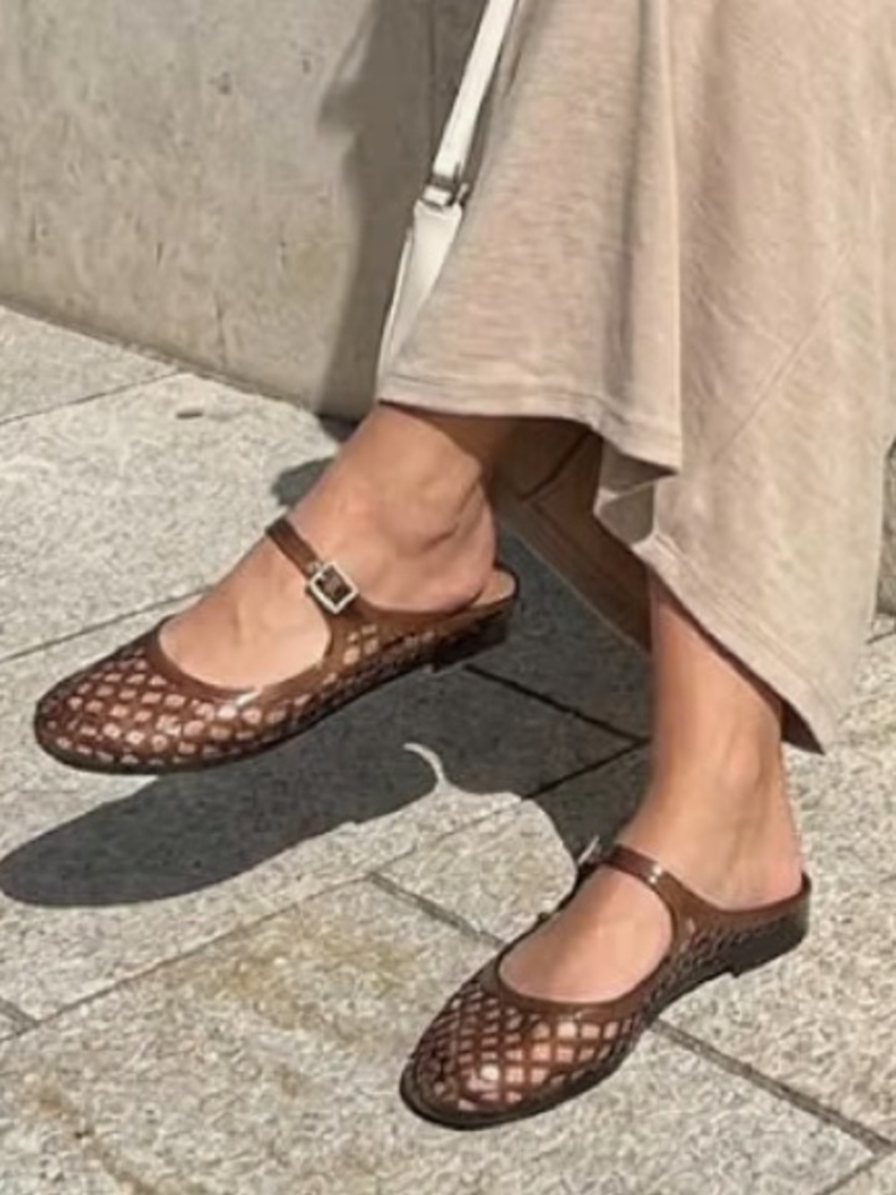 NEW Cushionaire Java brown slip on jelly shoes 7